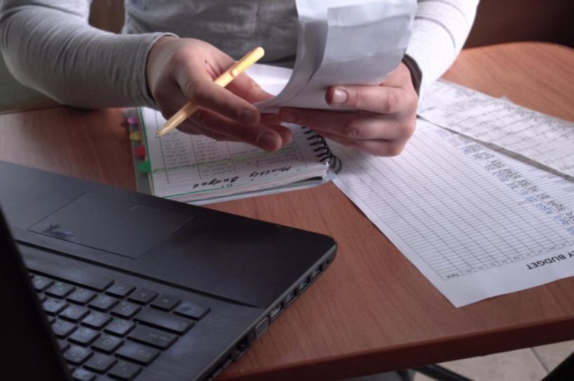 How to Take Control of Your Finances With Simple Tracking