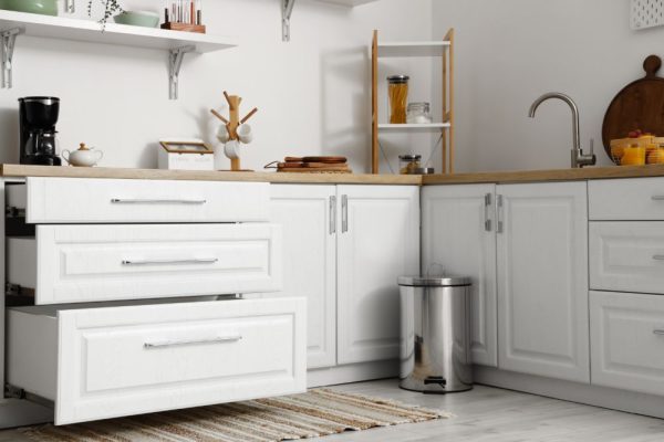 The Ultimate Guide to Choosing the Right Trash Can for Your Home
